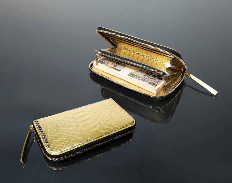 黄金の一枚革「オールゴールドパイソン」ミリオンウォレット